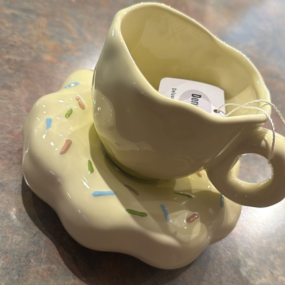 Ceramic Coffee Cup with Sprinkled Donut - Picture 2 of 2